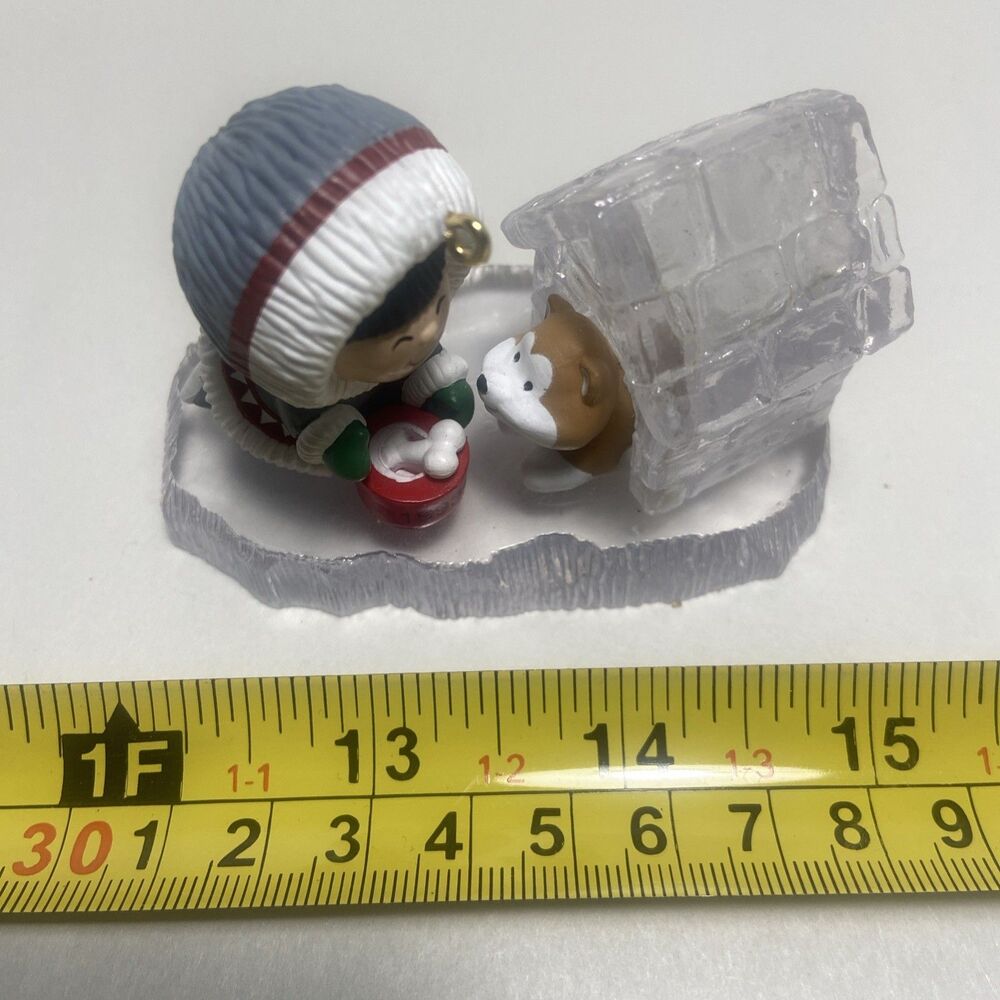 Hallmark 1993 Frosty Friends #14 Doghouse Husky Keepsake Ornament - Picture 7 of 8